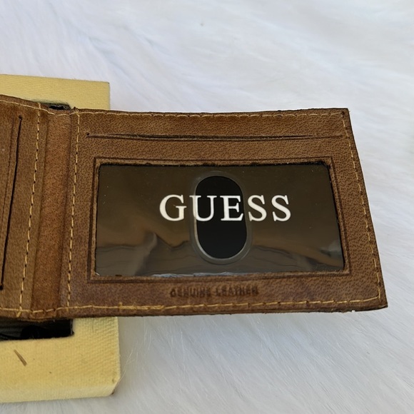 New GUESS Genuine Leather Front Pocket Wallet With Bottle Cap Opener - Picture 6 of 9
